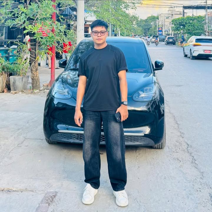 Aung Aung Phyo Portrait Card